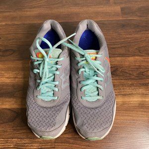 NIKE WOMENS AIR RELENTLESS 4 684042-004 GRAY RUNNING SHOES SIZE 9.5